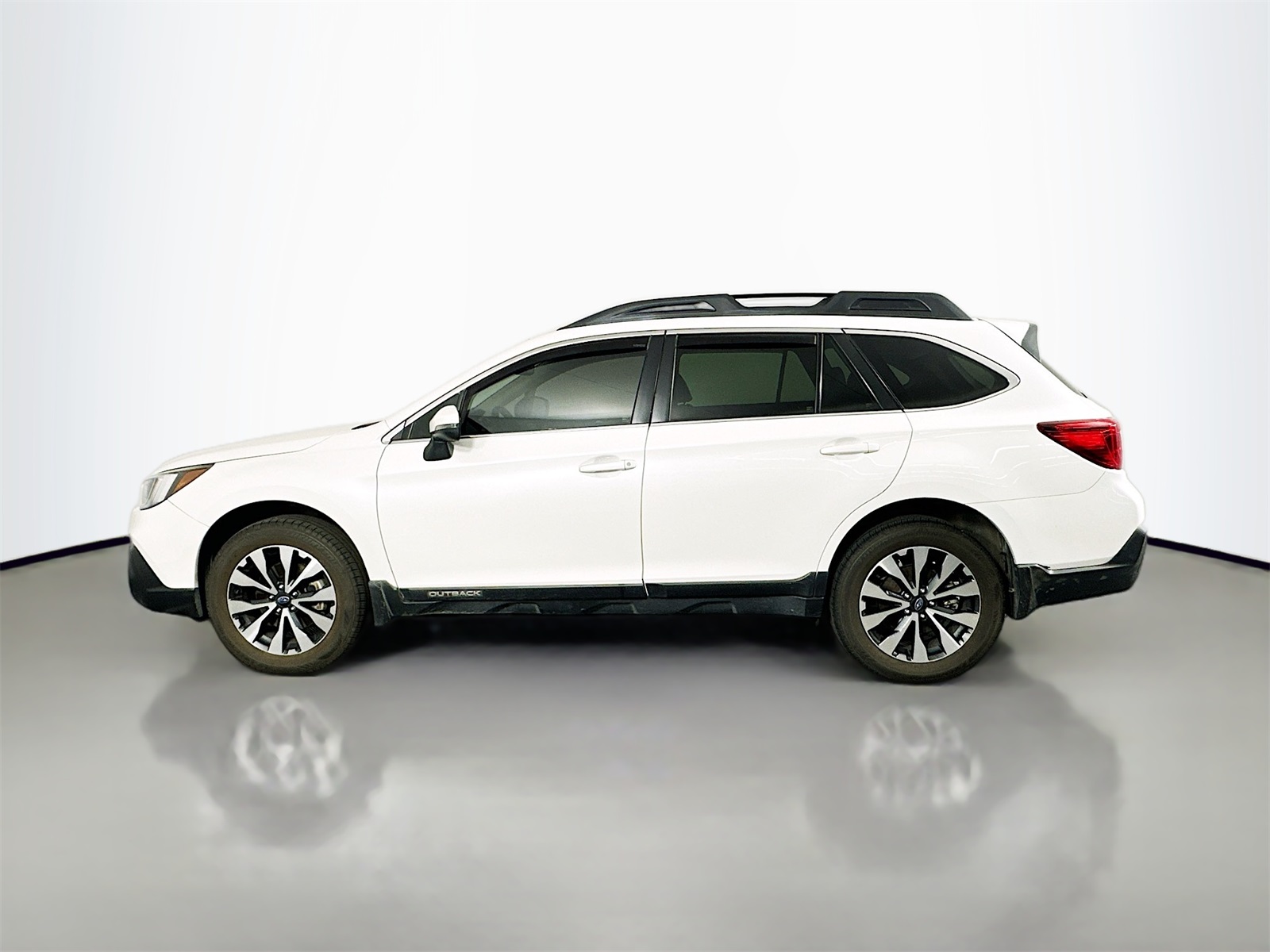 2018 Subaru Outback Limited photo 4