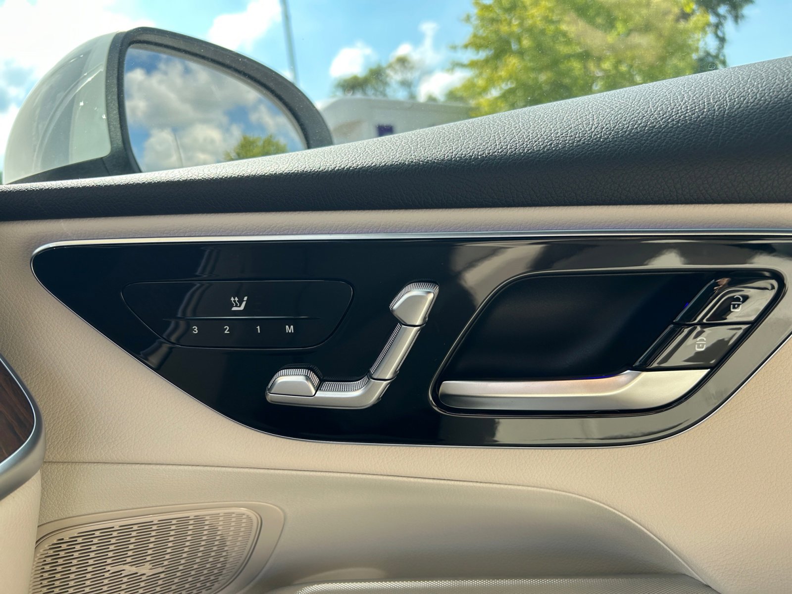 2025 Mercedes Benz GLC 300 4MATIC photo 26