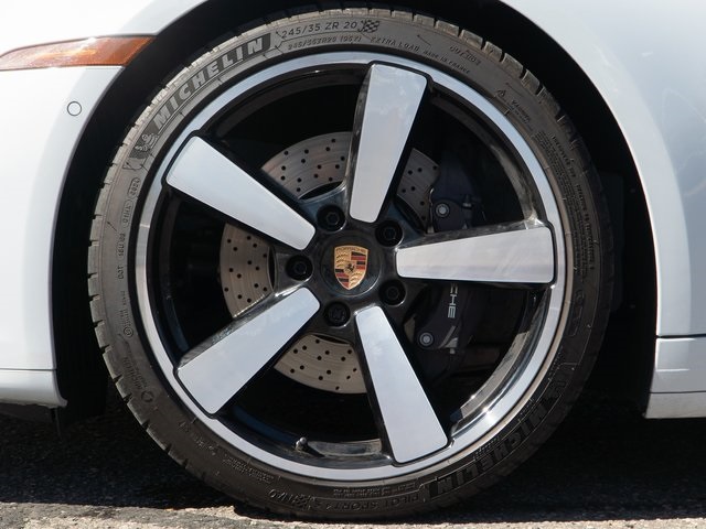 2025 Porsche 911 photo 12