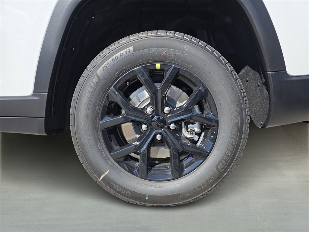 2025 Jeep Grand Cherokee Altitude photo 4