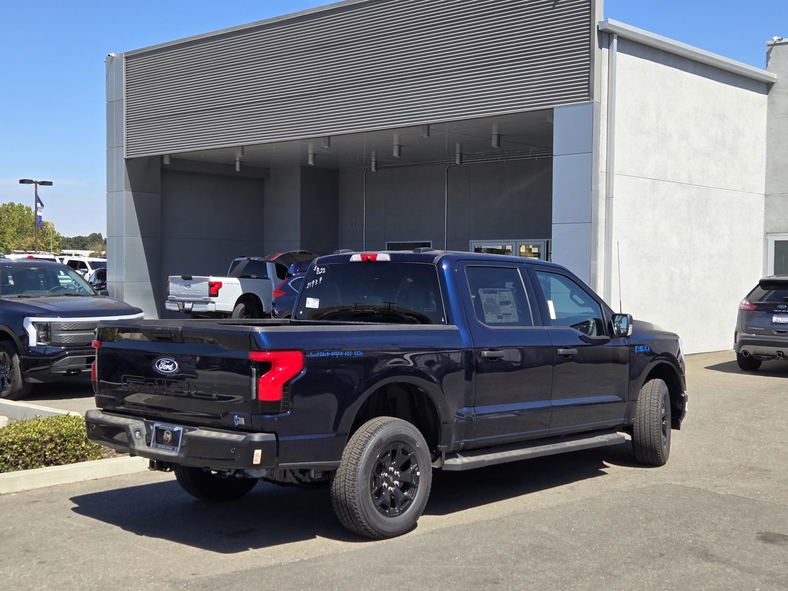 2025 Ford F-150 Lightning XLT photo 4