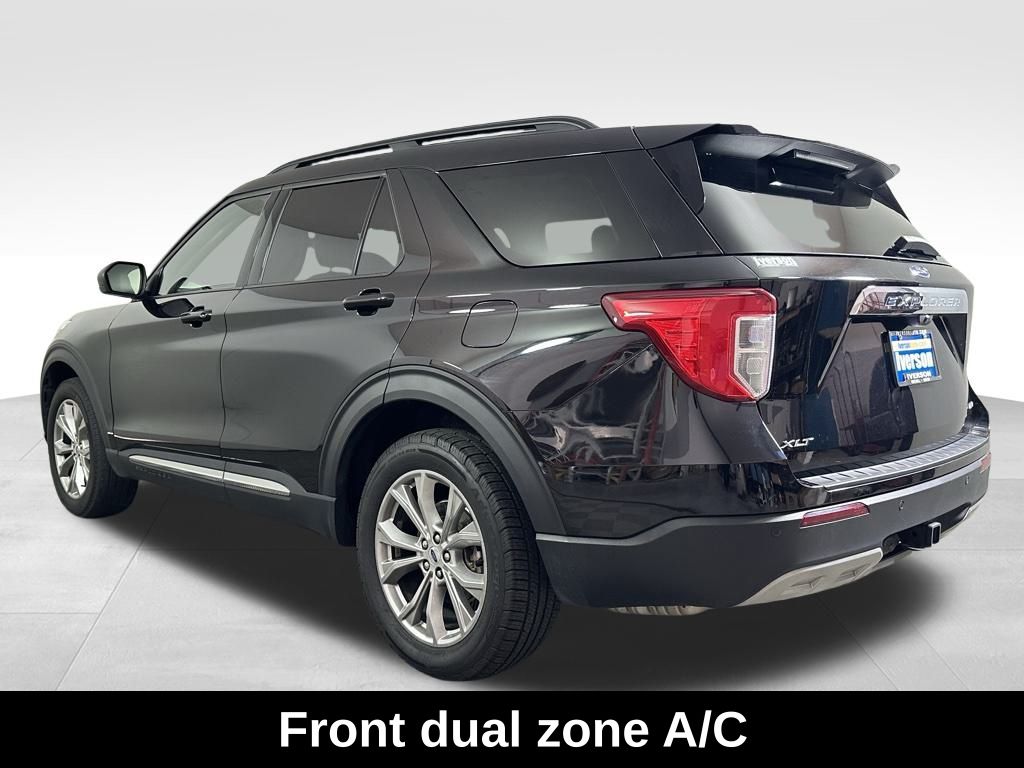 2023 Ford Explorer XLT photo 2