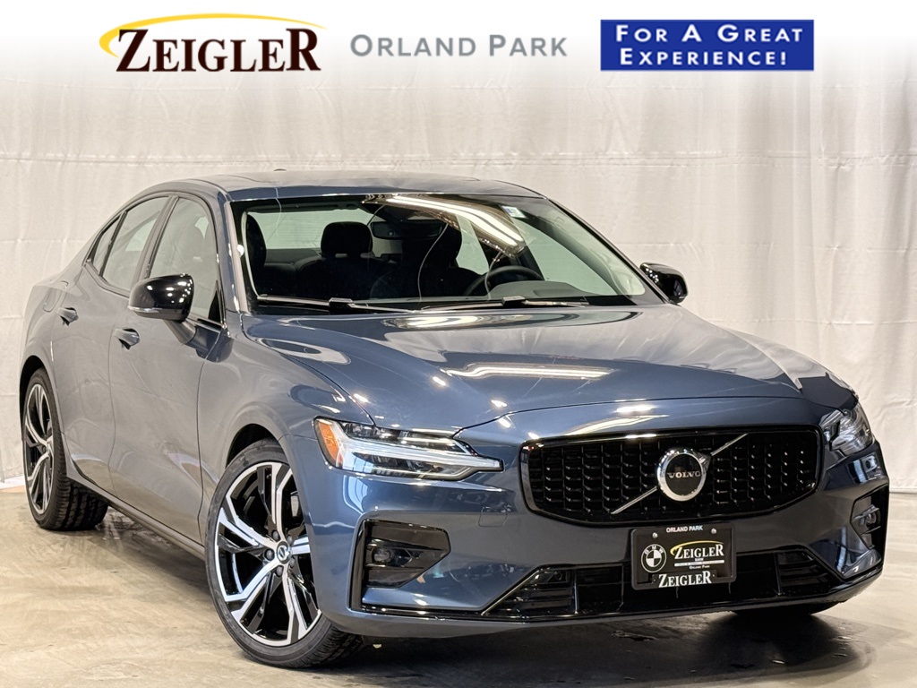 2024 Volvo S60 Core's photo