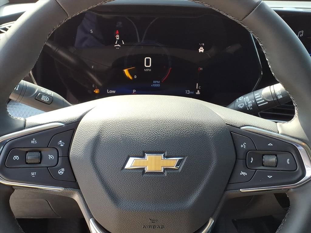 2025 Chevrolet Trax LT photo 16
