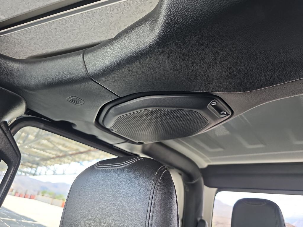 2023 Jeep Gladiator Mojave photo 22