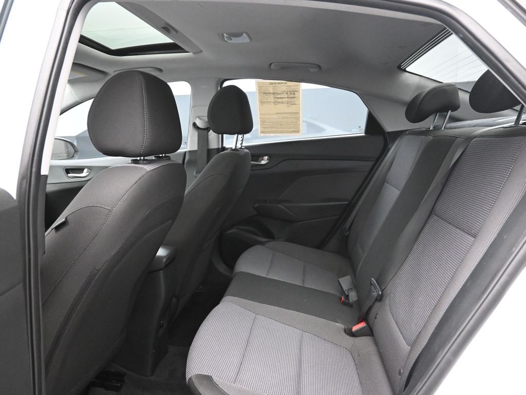 2021 Hyundai Accent Limited photo 2