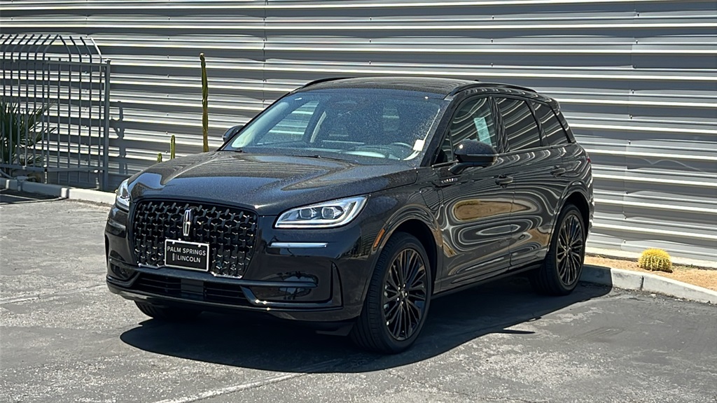 2025 Lincoln Corsair Grand Touring photo 3