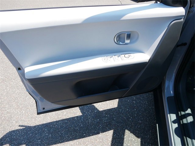 2024 Hyundai Ioniq 5 SEL photo 12
