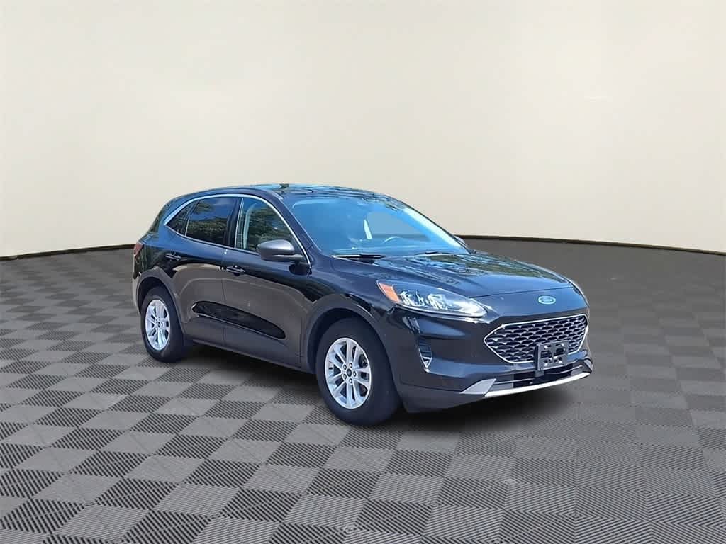 2022 Ford Escape SE Hybrid photo 2