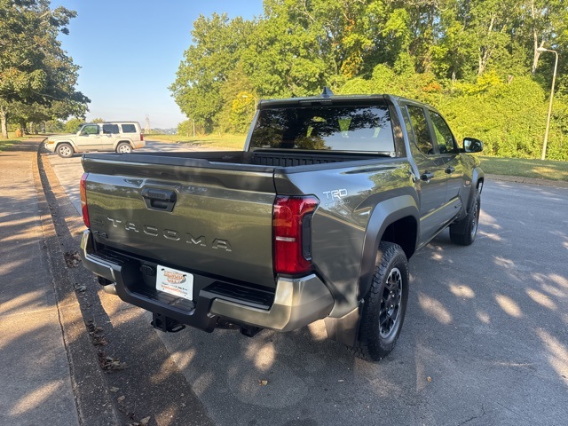 2024 Toyota Tacoma TRD Off-Road photo 7