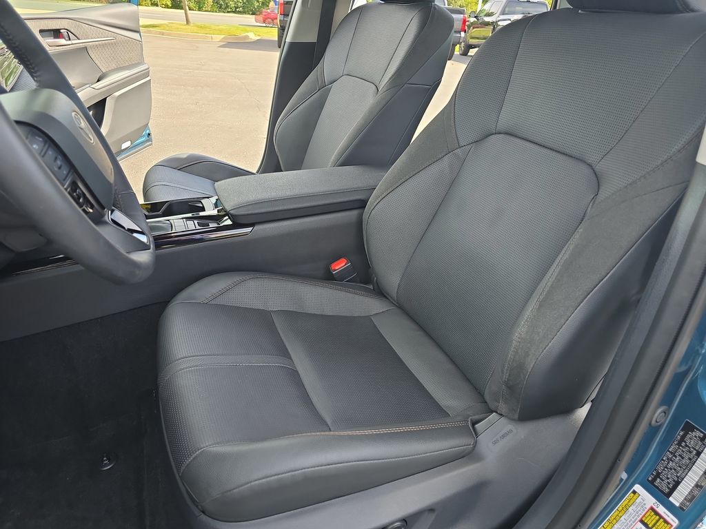 2025 Toyota Camry XSE photo 14