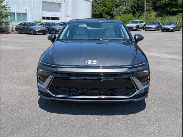 2025 Hyundai Sonata SEL photo 3