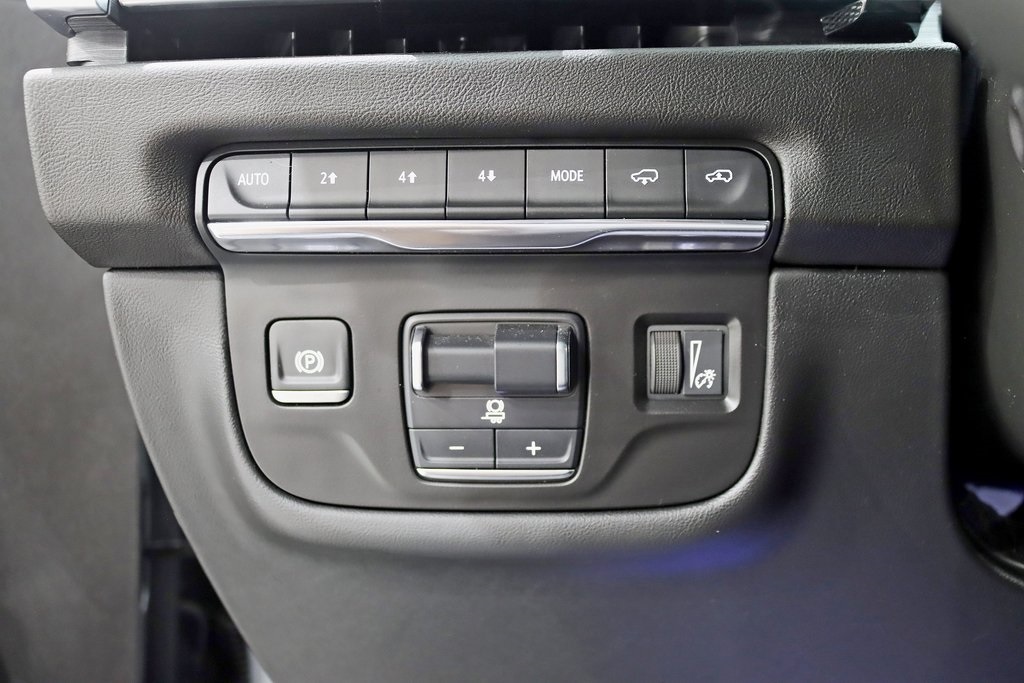 2025 Cadillac Escalade Premium Luxury photo 17