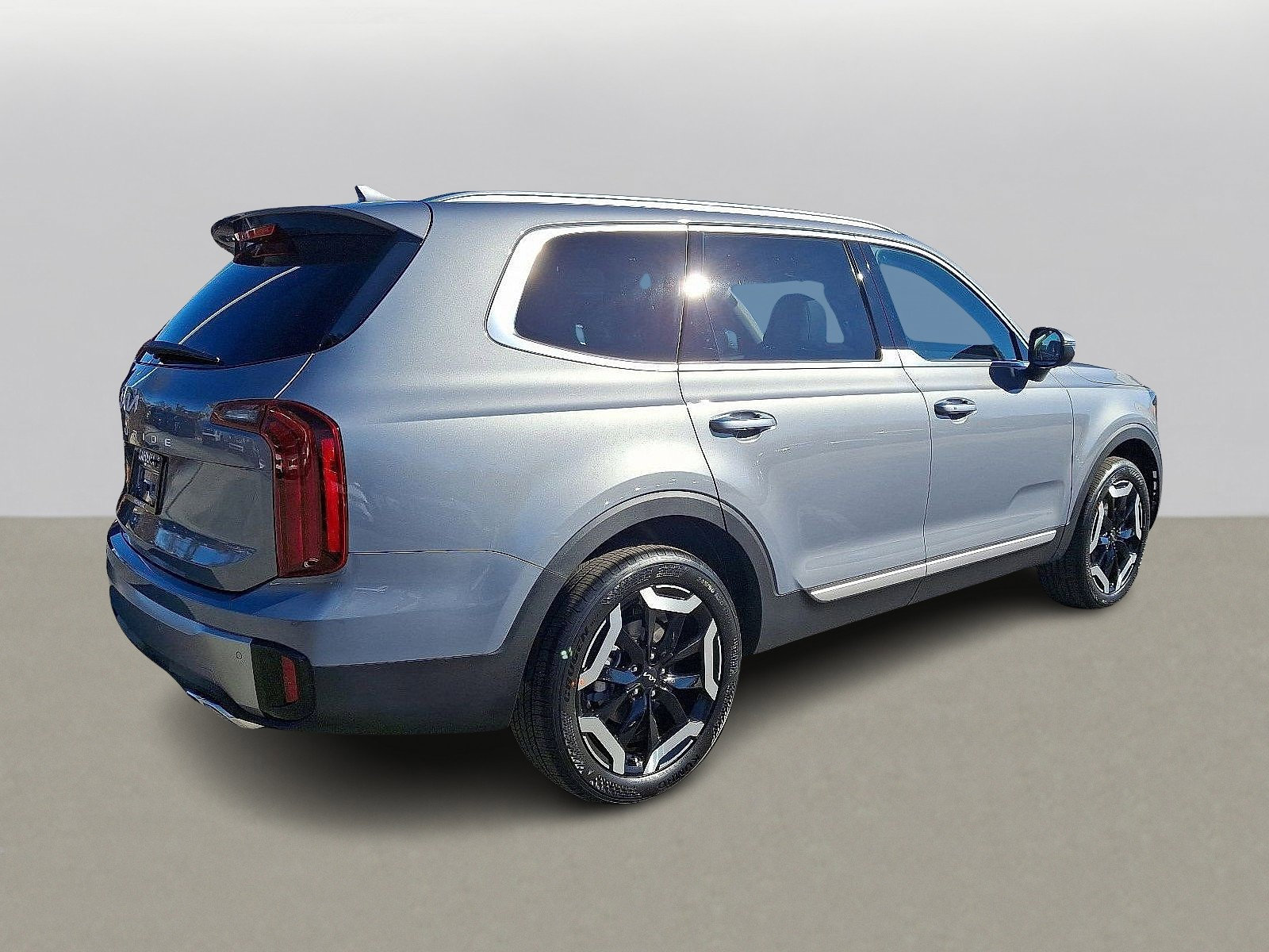 2025 Kia Telluride S photo 3