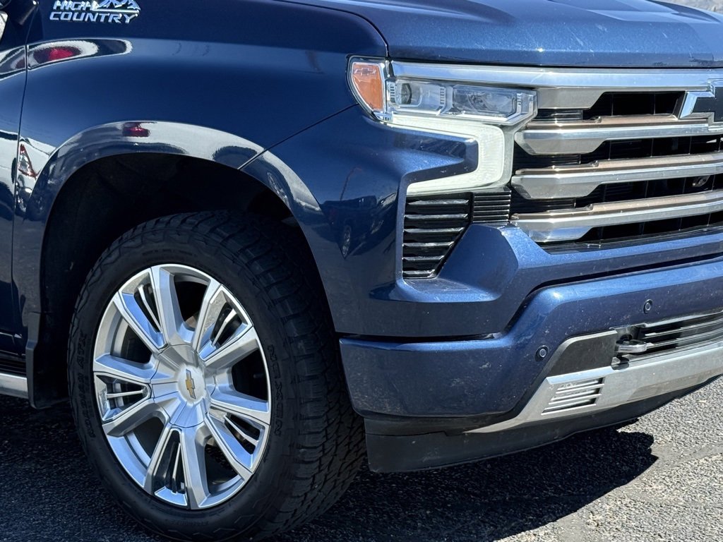 2022 Chevrolet Silverado High Country photo 2