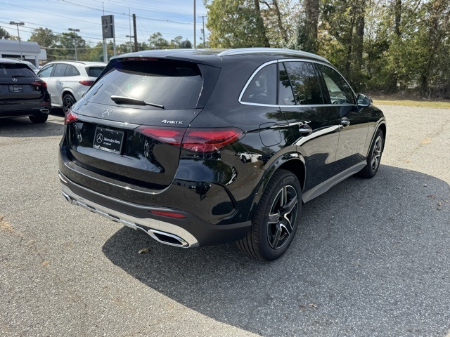 2026 Mercedes Benz GLC 300 4MATIC photo 3
