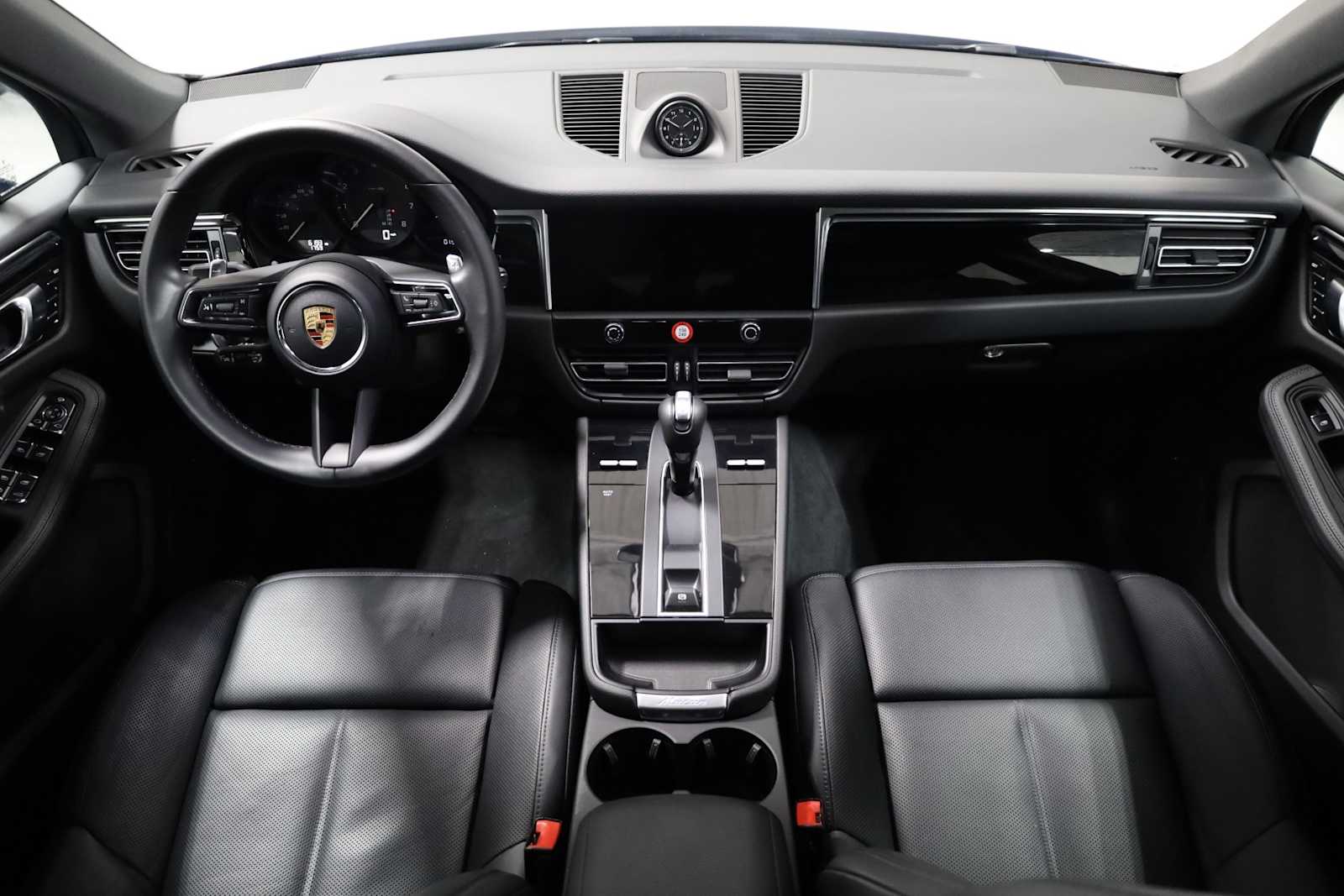 2024 Porsche Macan T photo 22