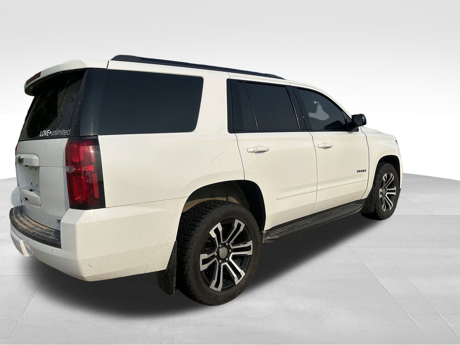 2018 Chevrolet Tahoe Premier photo 2