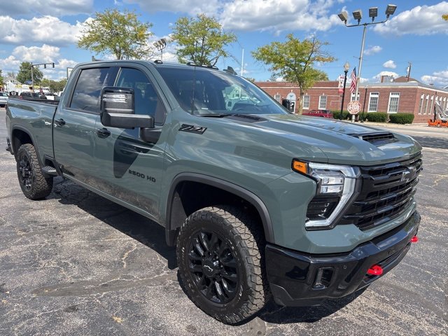 2026 Chevrolet Silverado 2500HD LTZ photo 3