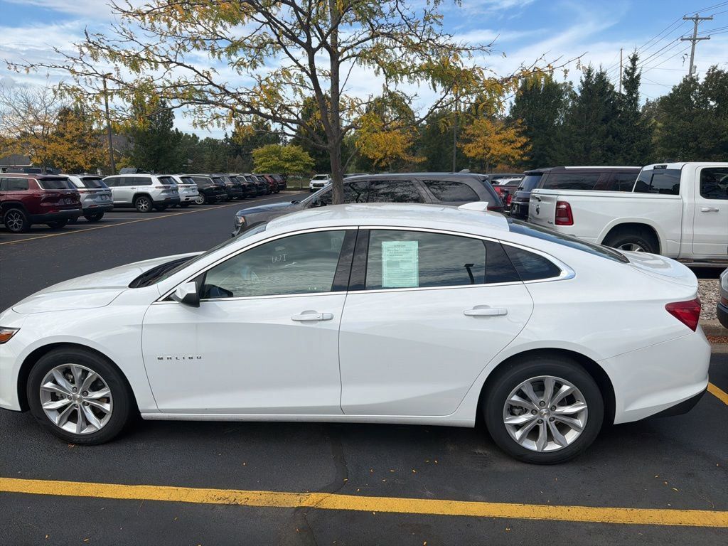 2025 Chevrolet Malibu 1LT photo 3