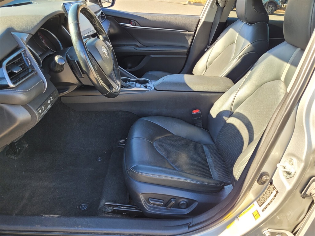 2023 Toyota Camry XSE photo 3
