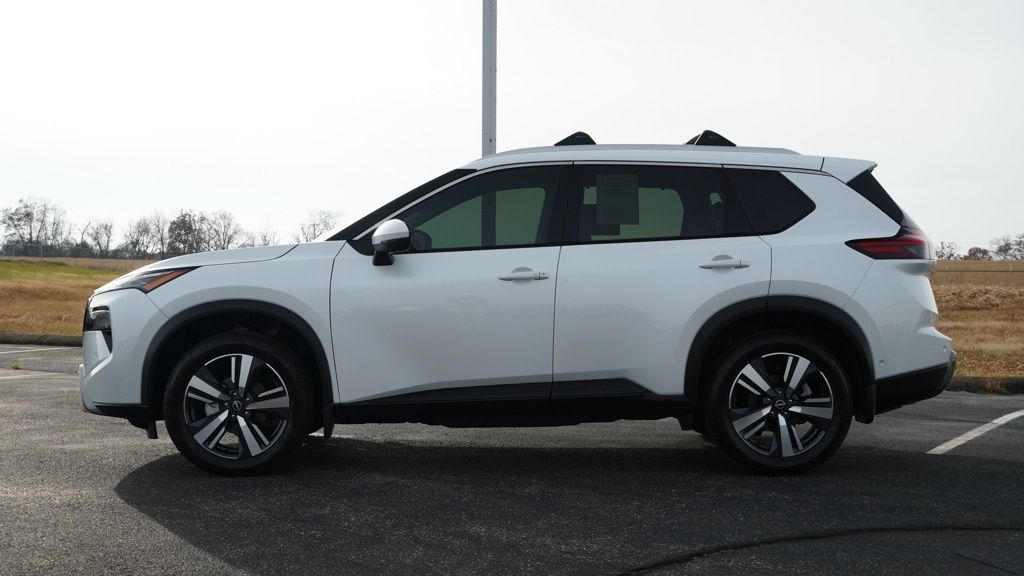 2024 Nissan Rogue SL photo 3