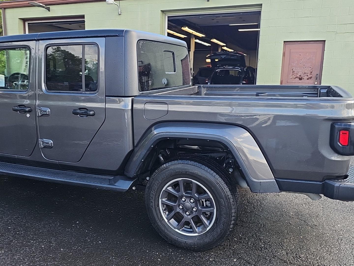 2022 Jeep Gladiator Overland photo 9