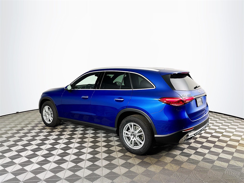 2026 Mercedes Benz GLC 300 4MATIC photo 4