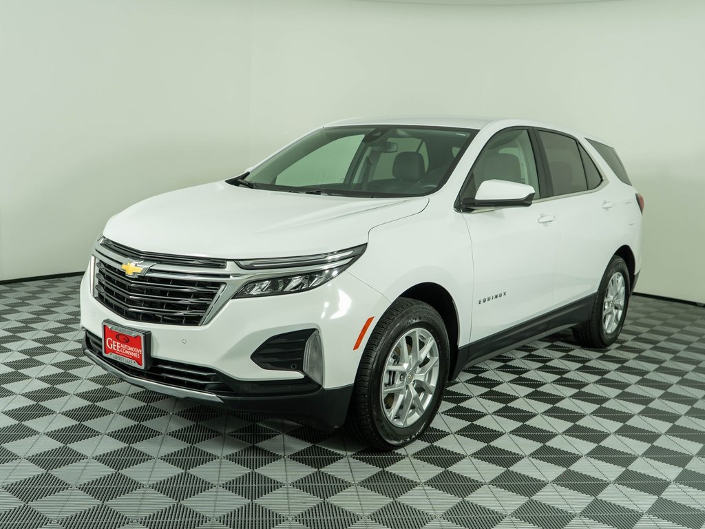 2024 Chevrolet Equinox LT photo 2