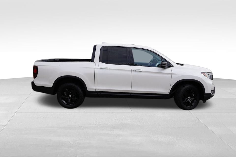 2023 Honda Ridgeline Black Edition photo 3