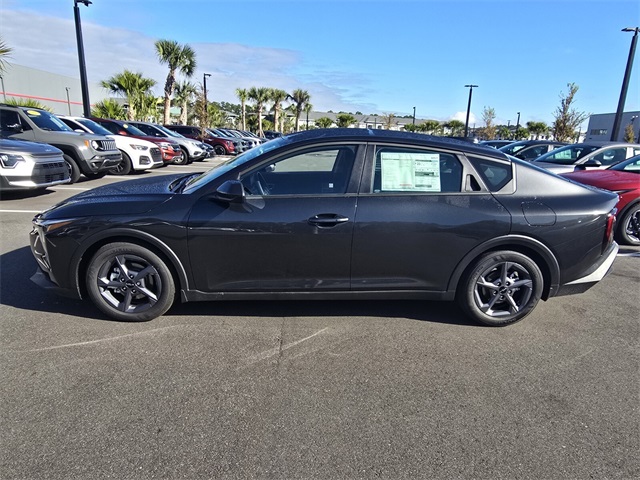2025 Kia K4 LXS photo 3