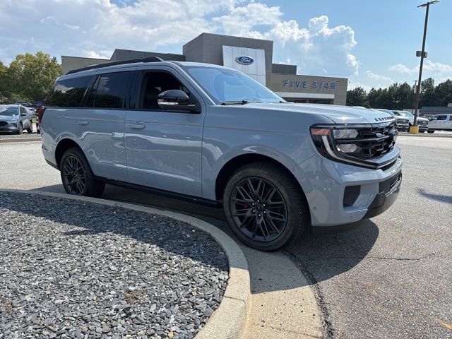 2025 Ford Expedition Platinum photo 2