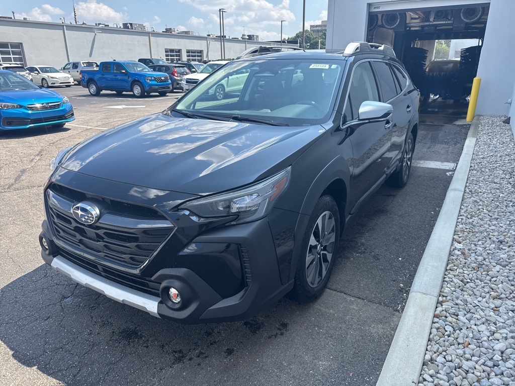 2025 Subaru Outback Touring XT photo 5