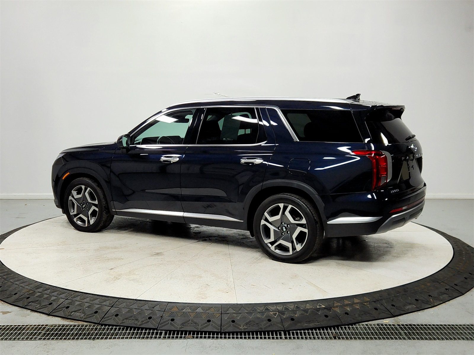2023 Hyundai Palisade Limited photo 3