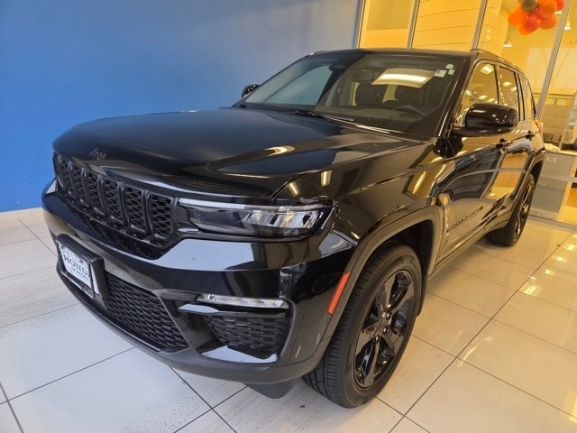 2023 Jeep Grand Cherokee Limited's photo
