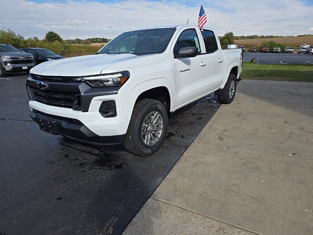 2026 Chevrolet Colorado LT photo 3