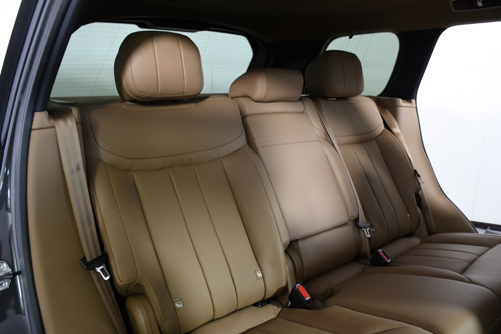 2025 Land Rover Range Rover SE photo 22
