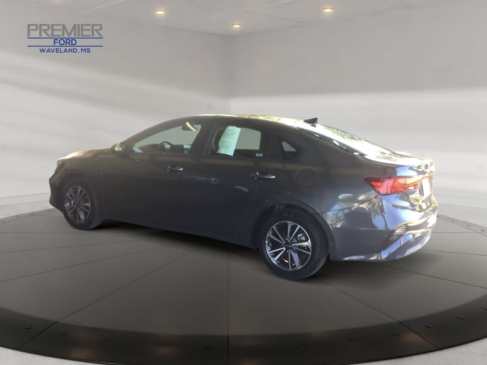 2024 Kia Forte LXS photo 3