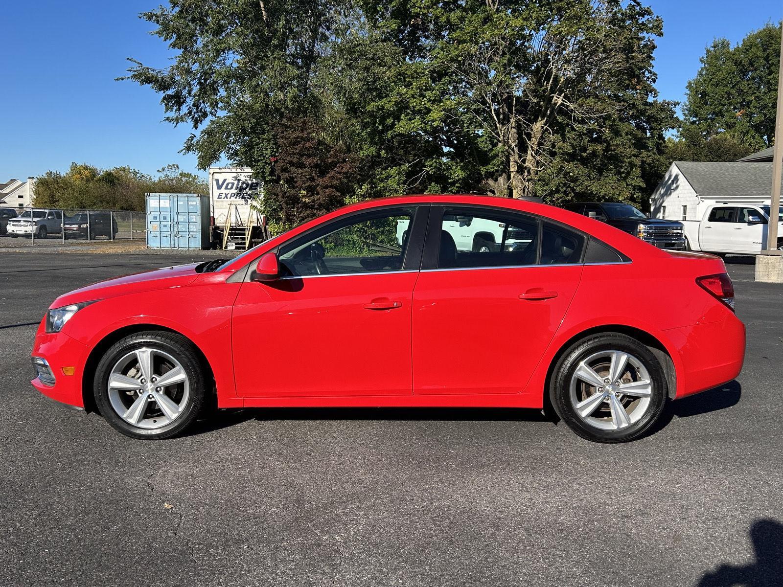 2015 Chevrolet Cruze LT photo 2