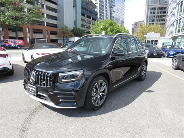 2025 Mercedes-Benz GLB GLB35 AMG's photo