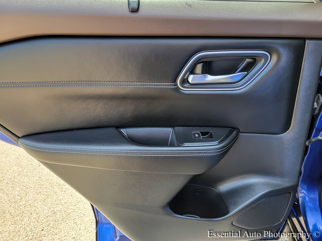 2021 NISSAN ROGUE - Image 19