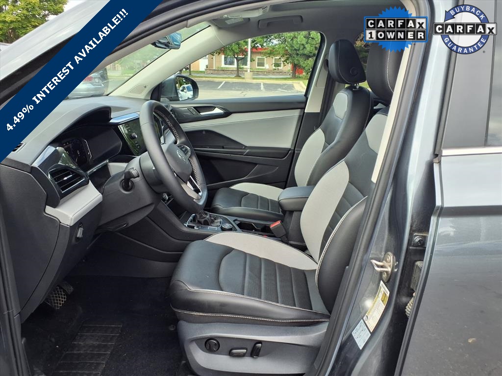 2022 Volkswagen Taos SEL photo 4