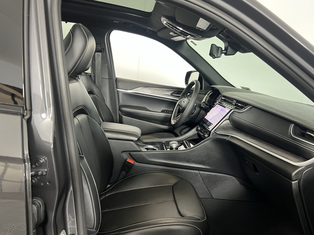 2024 Jeep Grand Cherokee Limited photo 30