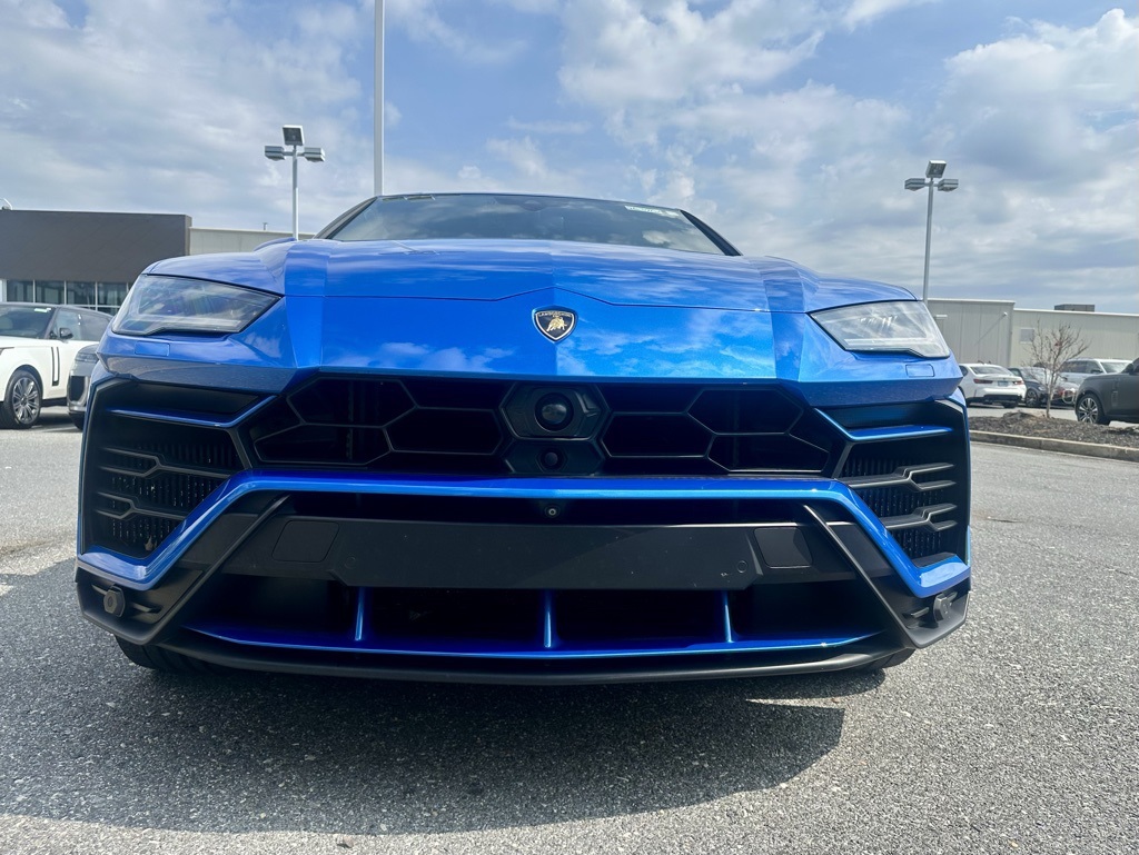 2019 Lamborghini Urus Base photo 22