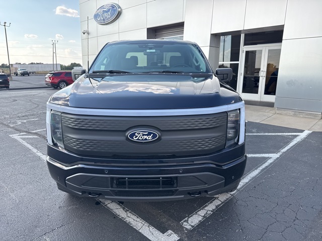 2025 Ford F-150 Lightning photo 7