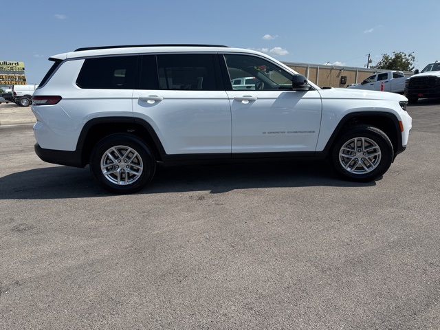 2025 Jeep Grand Cherokee Laredo photo 10