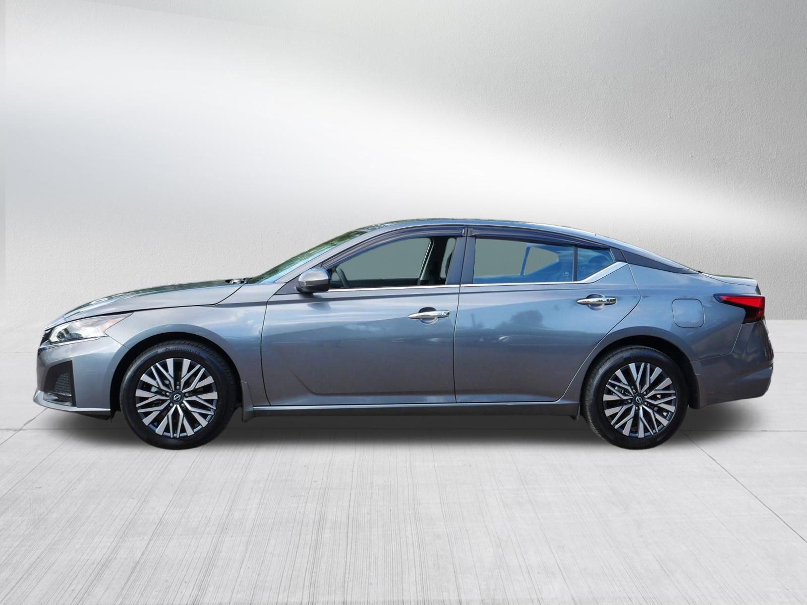 2023 Nissan Altima 2.5 SV photo 4