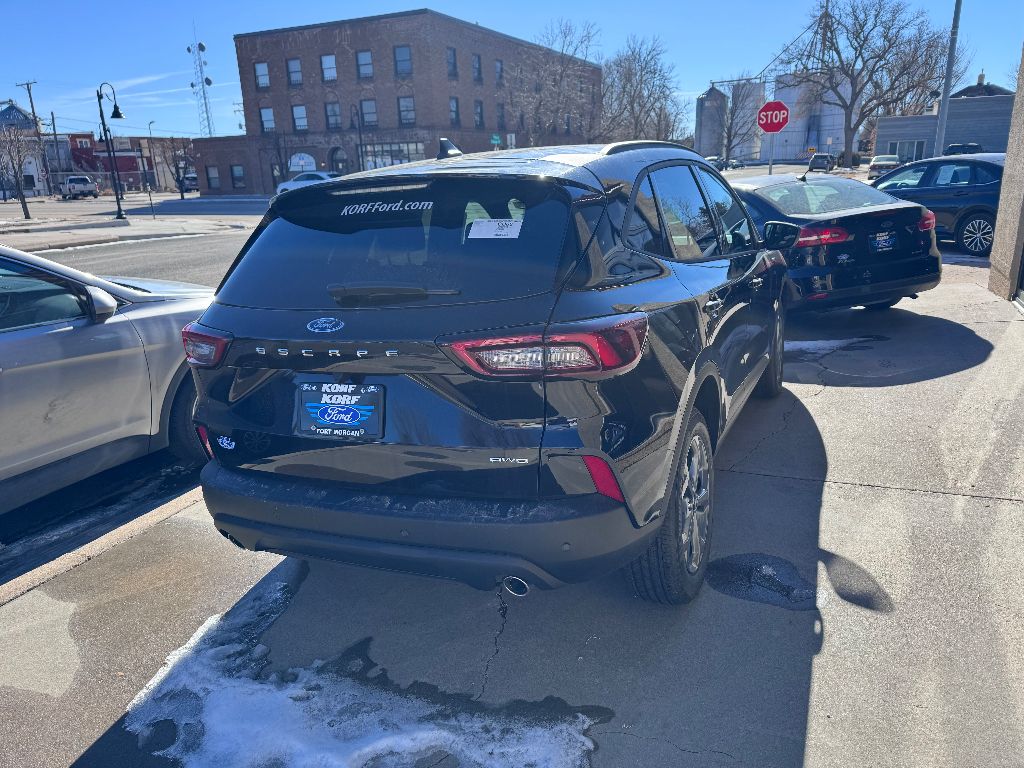 2025 Ford Escape ST-Line photo 4