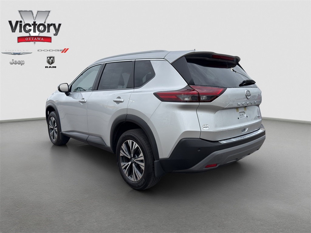 2022 Nissan Rogue SV photo 4
