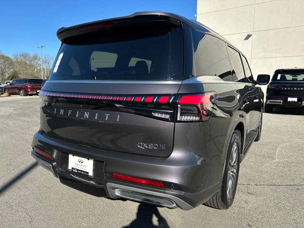 2025 Infiniti QX80 Luxe photo 3